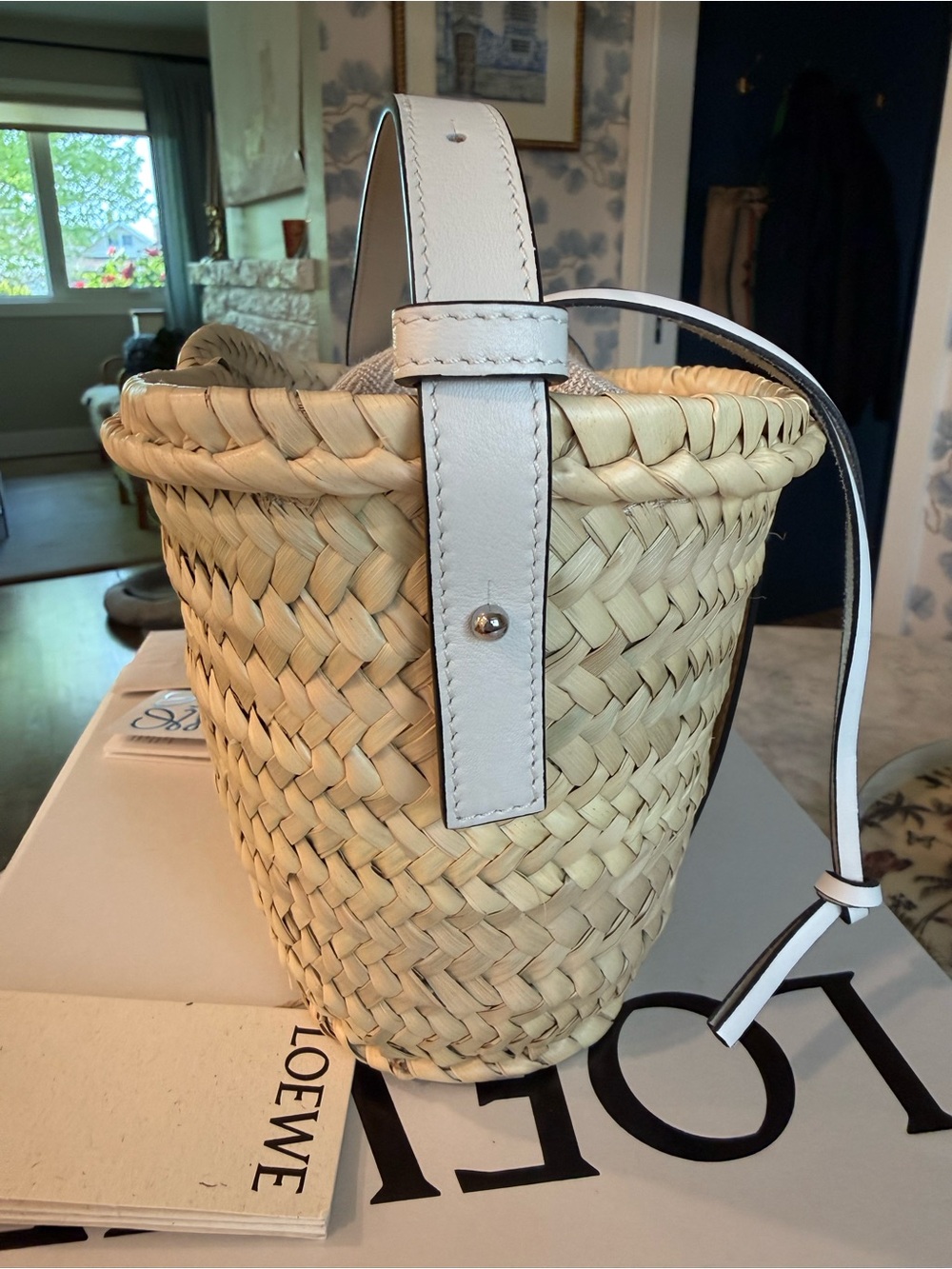 NWT LOEWE Anagram drawstring bucket bag in palm leaf and calfskin - Picture 4 of 9